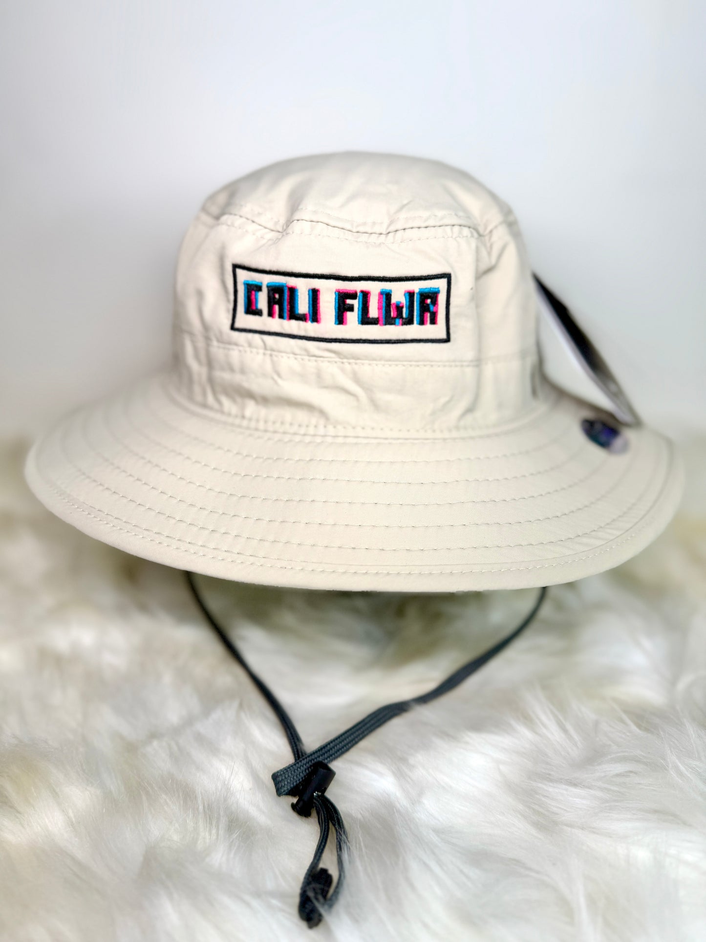 CALI FLWR Bucket Hat